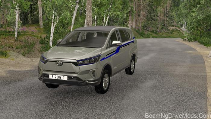 BeamNG Toyota Innova Reborn (2016-2022) 4